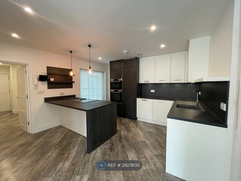 Property photo 1 of 18 Kitchen