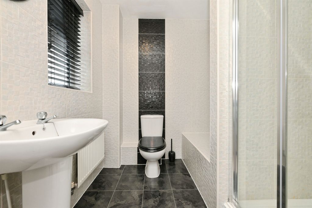 Property photo 3 of 22