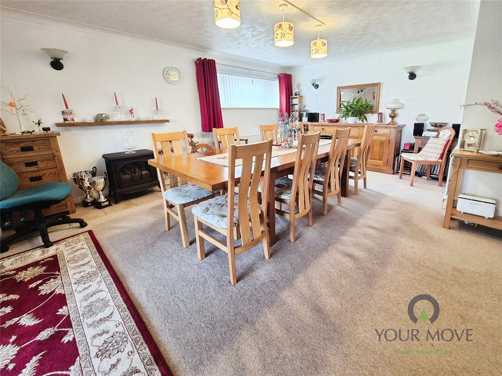 Property photo 3 of 24 Dining Room