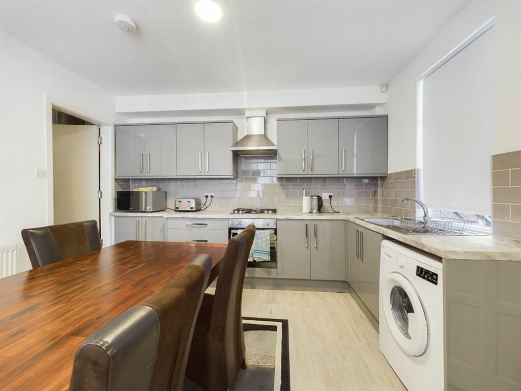 Property photo 1 of 4