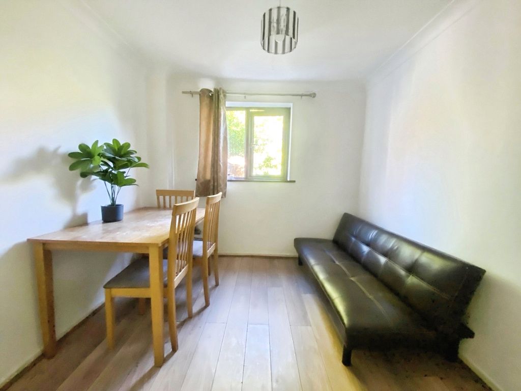 Property photo 3 of 12 Pbox-Img.Jpg