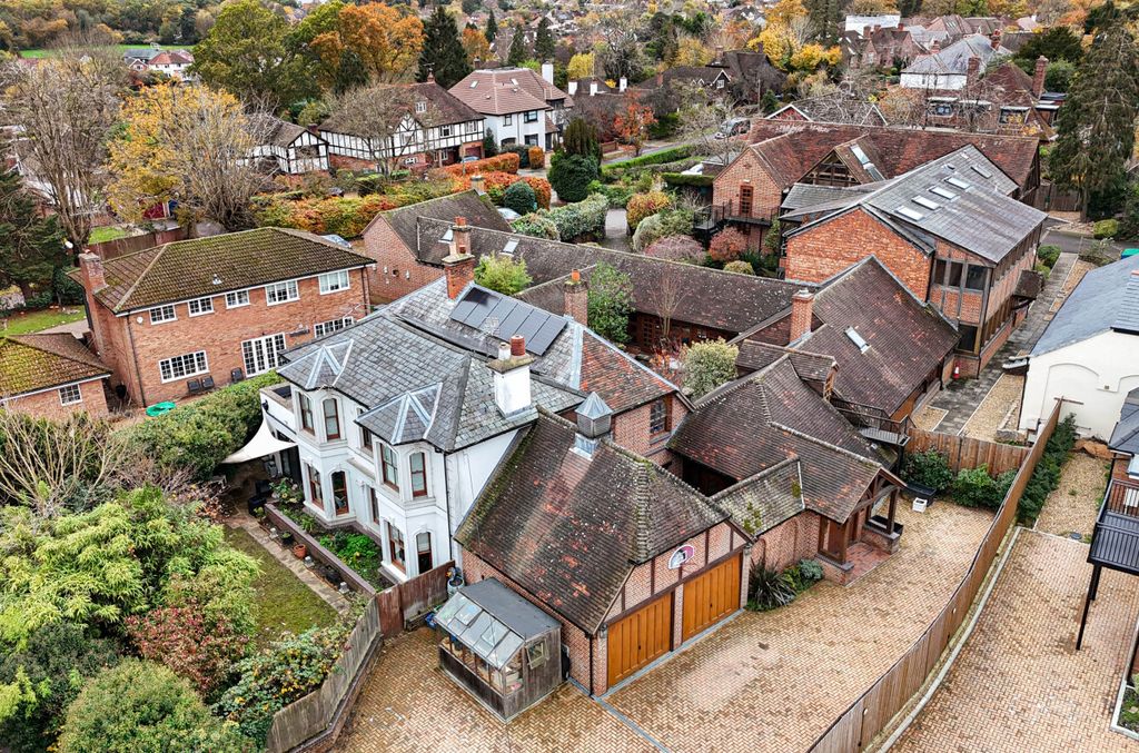 Property photo 2 of 26 4-6910B5d2927c6-1...