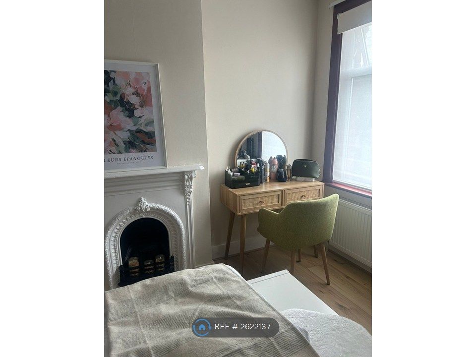 Property photo 1 of 9 Bedroom