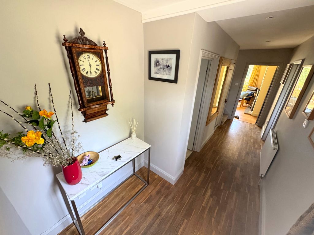 Property photo 2 of 33