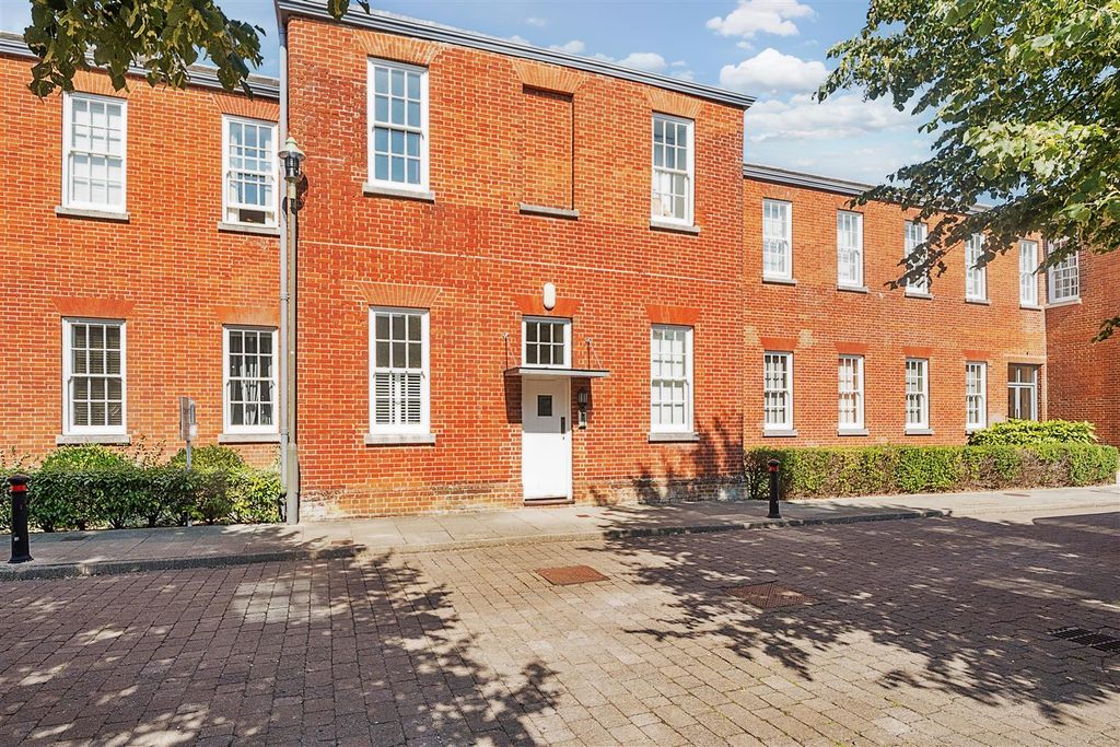 Property photo 1 of 12 Front