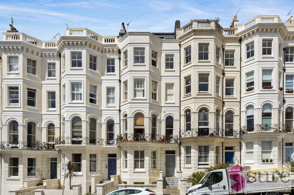 Property photo 1 of 20 Cambridge Road 21, Flat 4-020