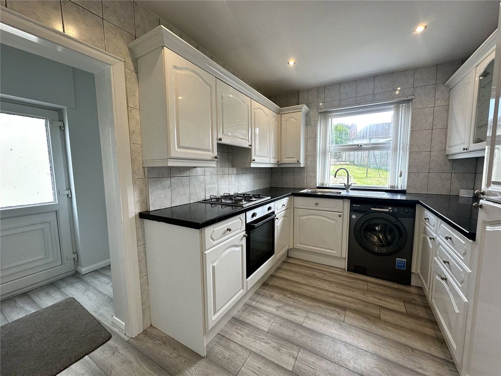 Property photo 2 of 17 Picture No. 03