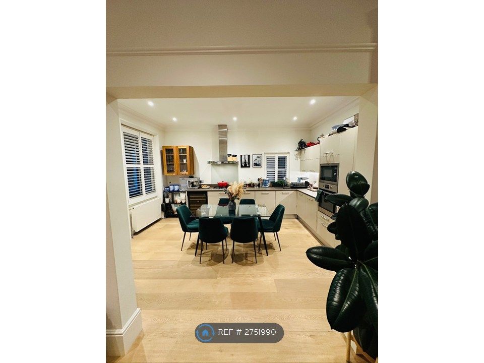 Property photo 3 of 23