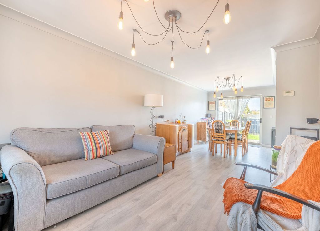 Property photo 3 of 44