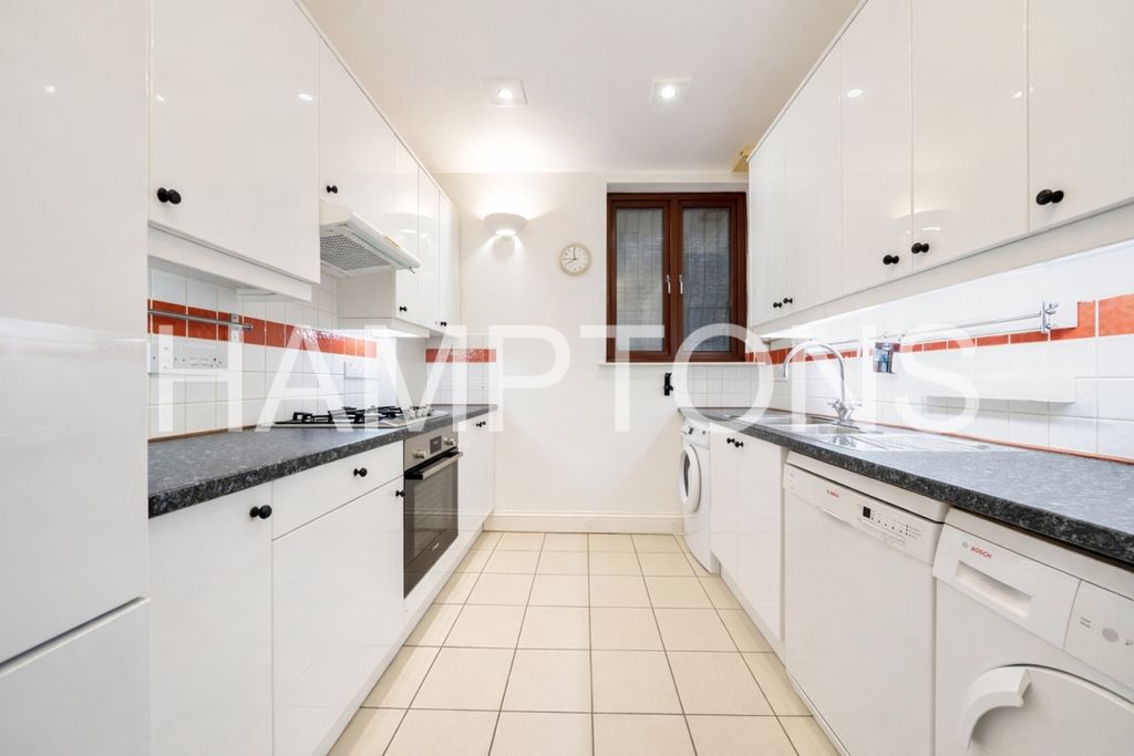 Property photo 2 of 8 Kitchen