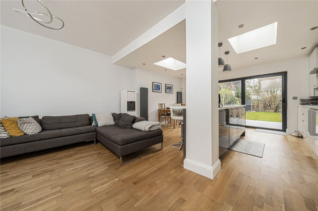 Property photo 2 of 17 Picture 2