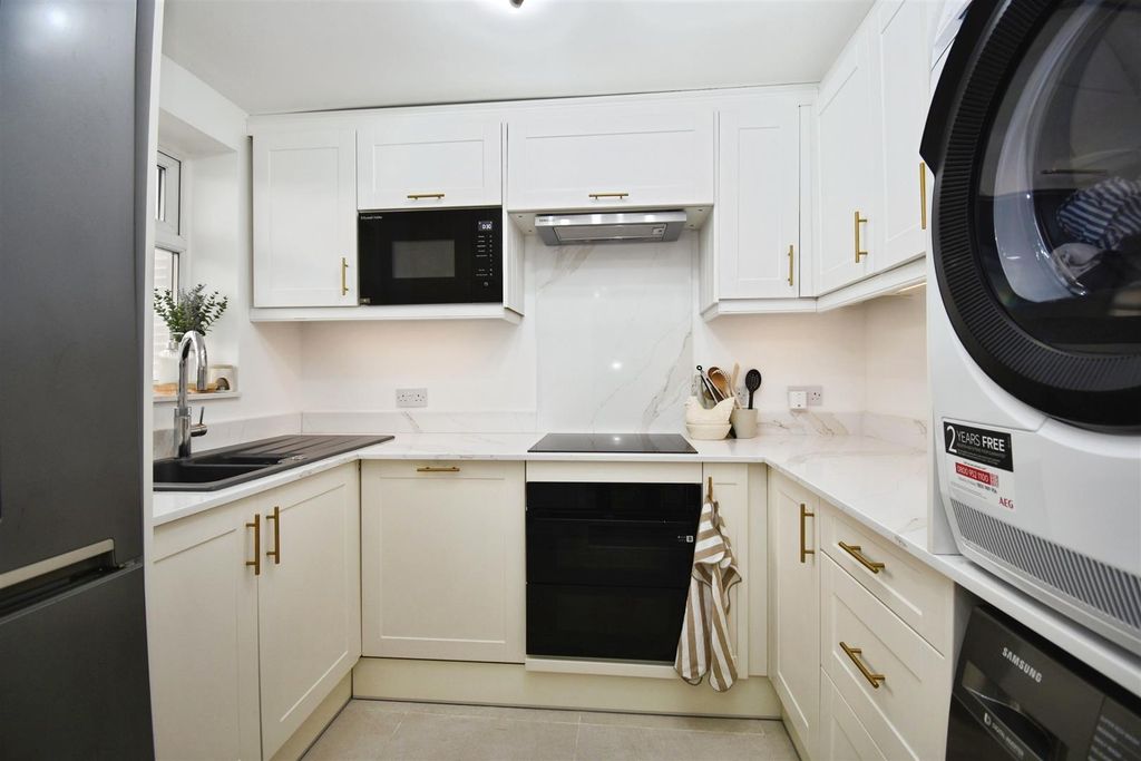 Property photo 3 of 16 678F4Fa8-U 20 2815 29.Jpg