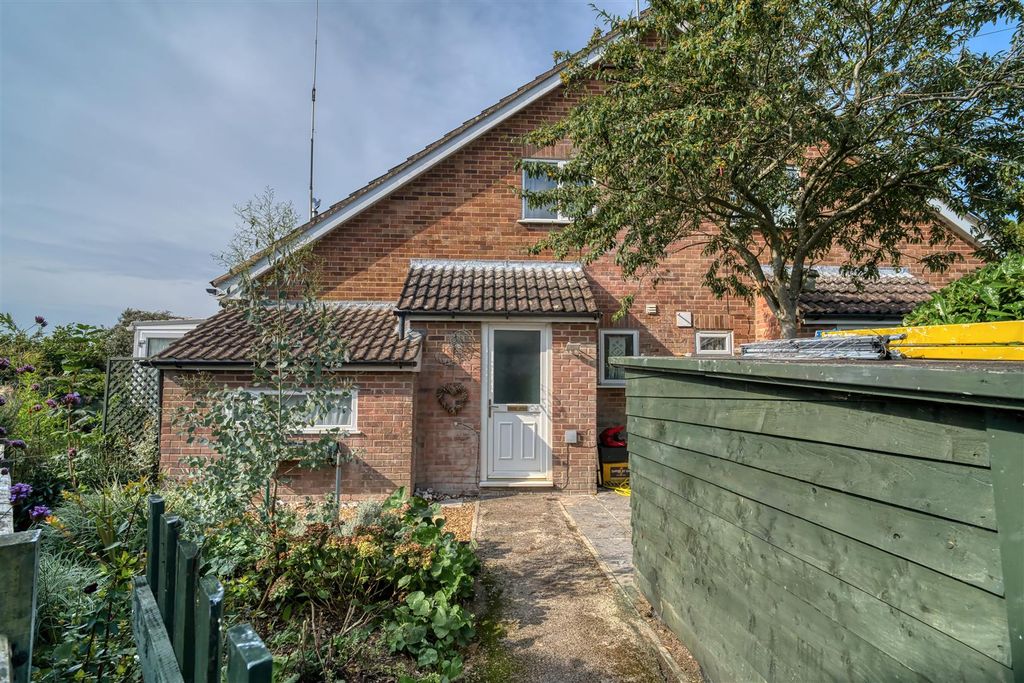 Property photo 1 of 9