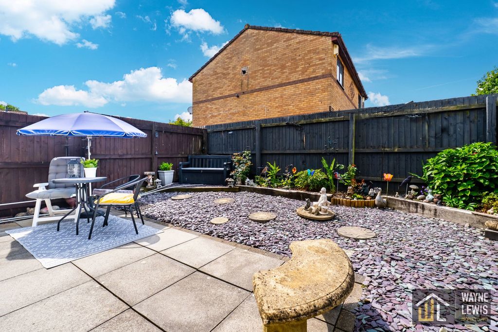 Property photo 2 of 28