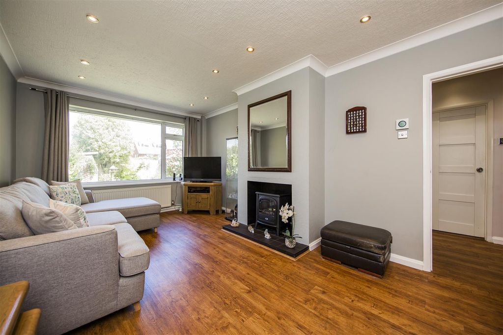 Property photo 2 of 19 Sitting Room