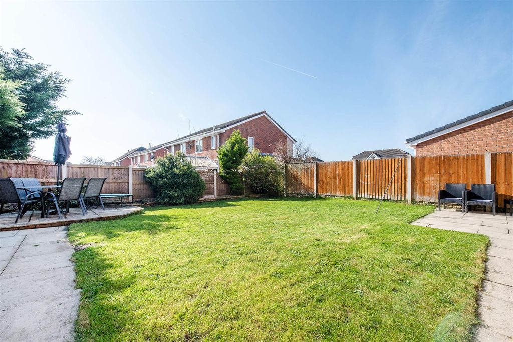 Property photo 2 of 28 Garden