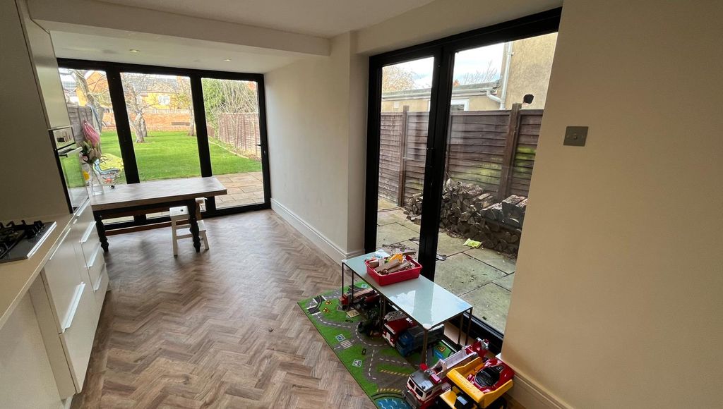 Property photo 3 of 13 Kitchen