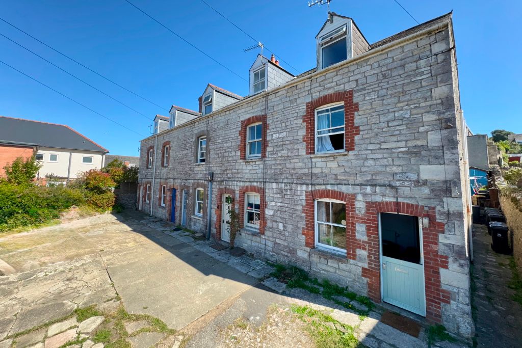 Property photo 1 of 13 Alma Terrace
