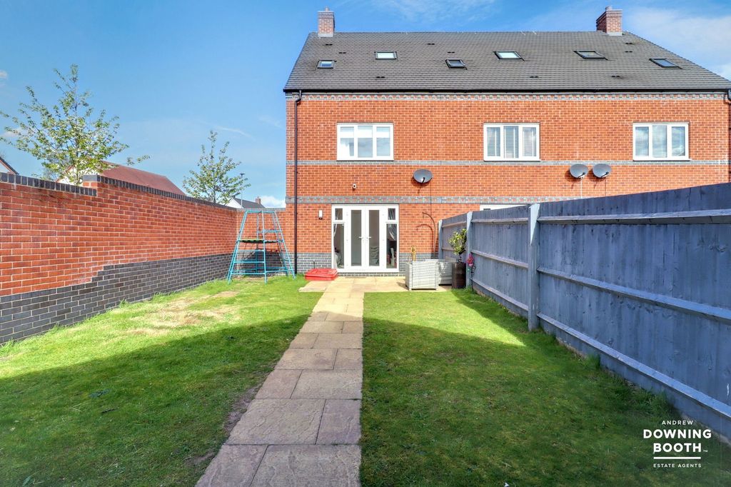 Property photo 2 of 25