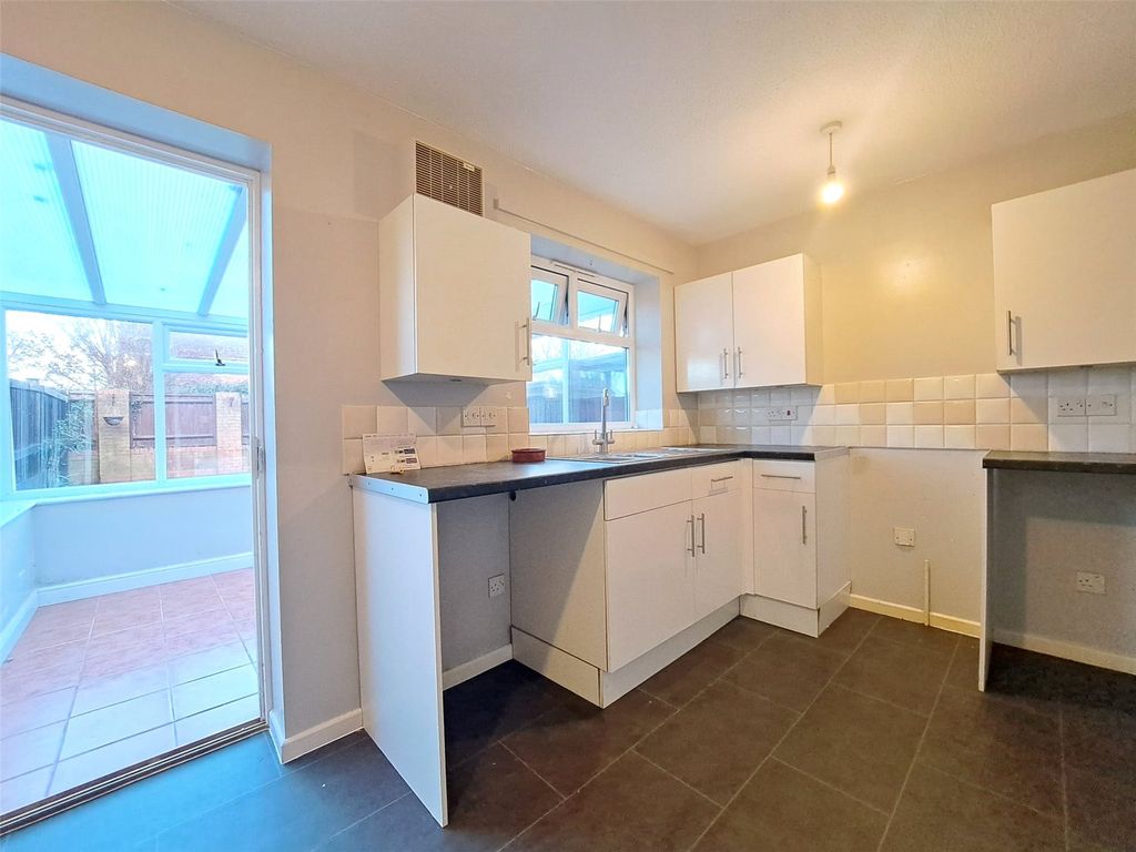 Property photo 3 of 17 Kitchen/Diner