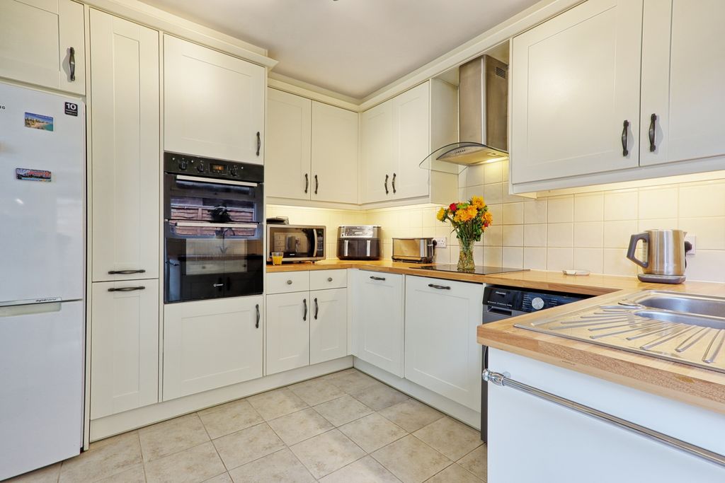Property photo 3 of 28 Picture No. 09