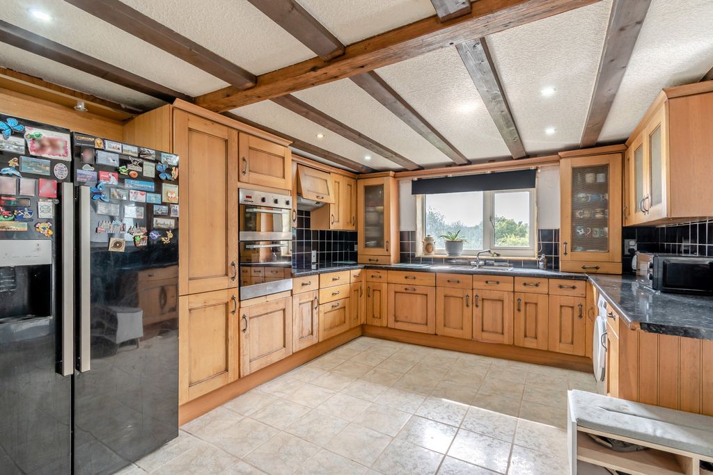 Property photo 3 of 13 Kitchen