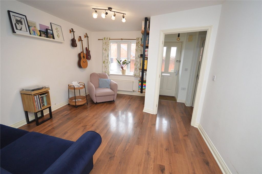 Property photo 3 of 14 Living Room