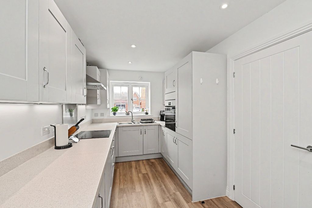 Property photo 3 of 24 5477564