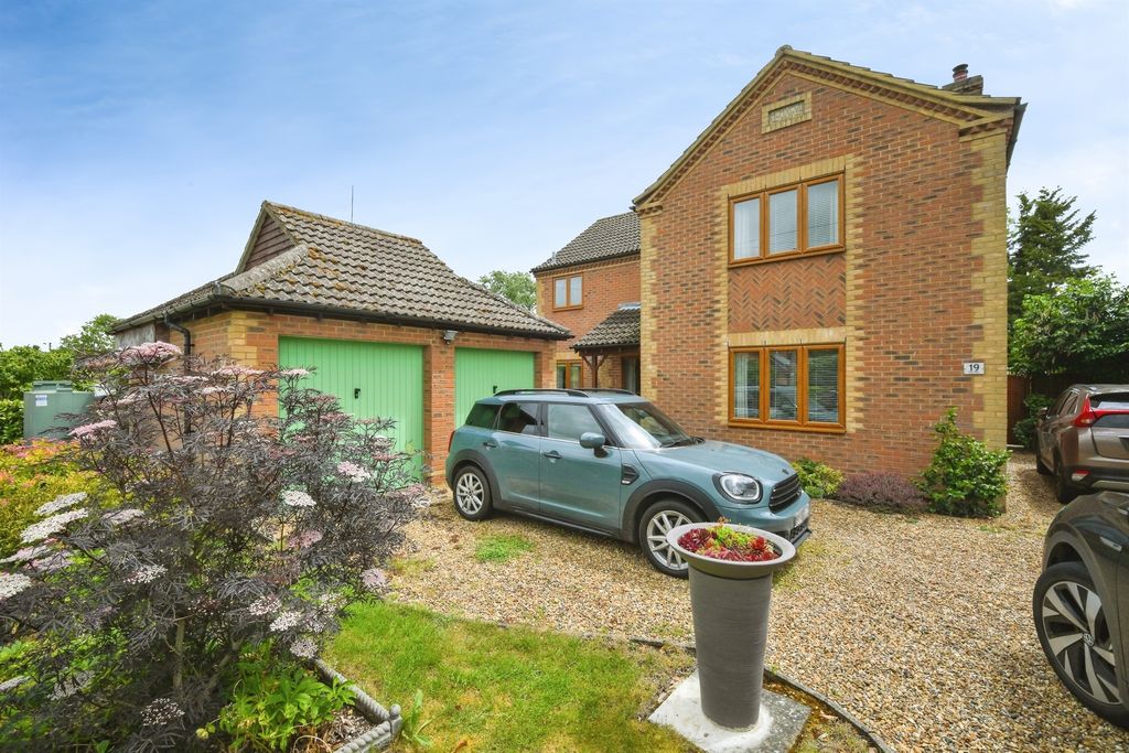 Property photo 1 of 17