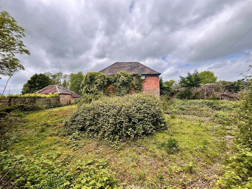 Property photo 3 of 6