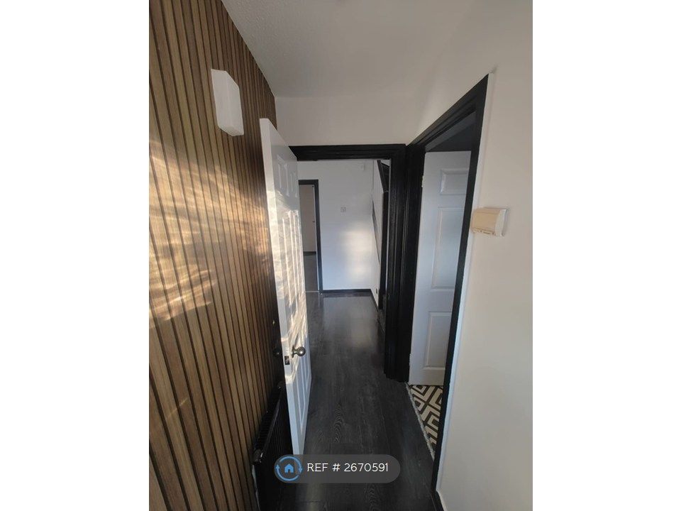 Property photo 3 of 25