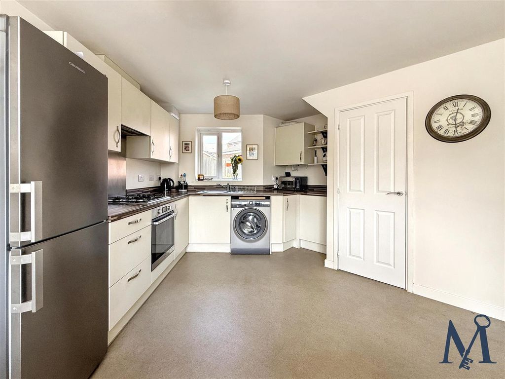 Property photo 3 of 20 Kitchen Diner