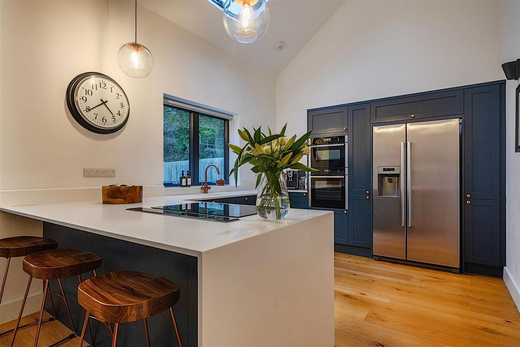 Property photo 3 of 18 1409710-5-69974531F039A.Jpg