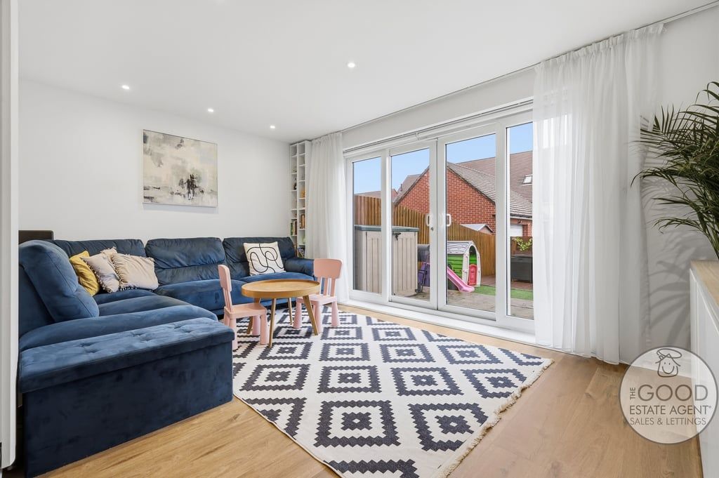 Property photo 2 of 17