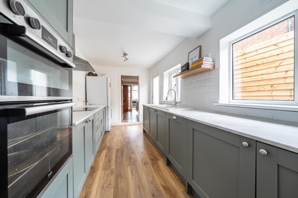 Property photo 2 of 20 Kitchen