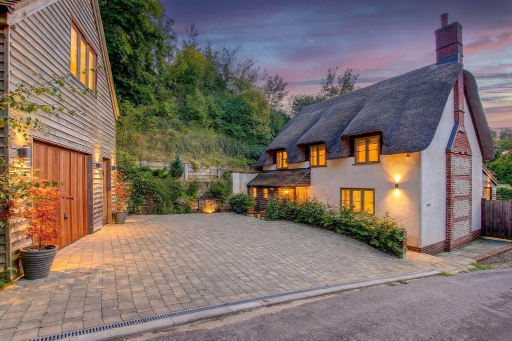 Property photo 1 of 27