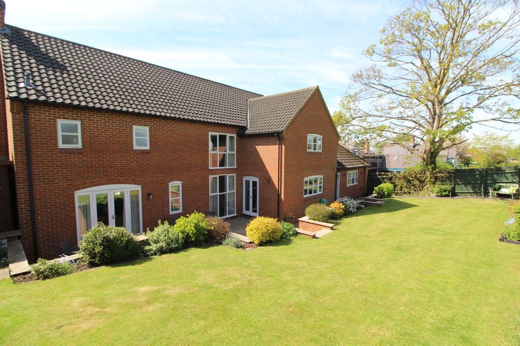 Property photo 2 of 29