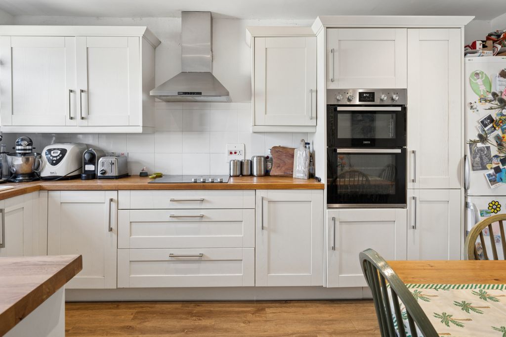 Property photo 1 of 12 Dsc08215