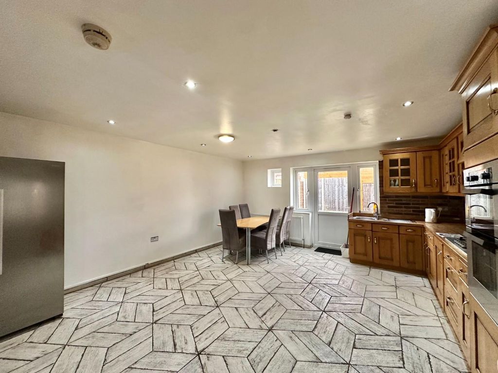 Property photo 2 of 13 Img_1218.Jpg