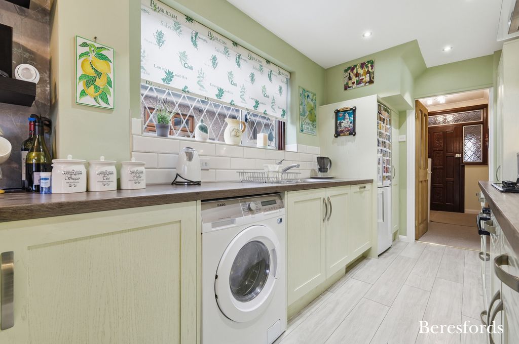 Property photo 2 of 18 Picture No. 13