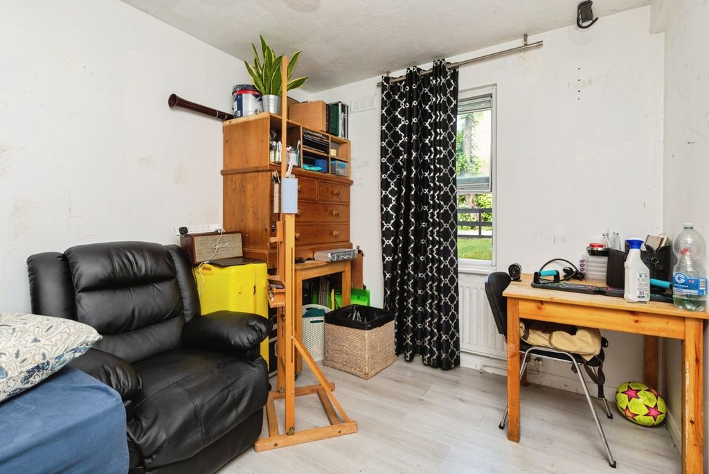 Property photo 3 of 15 Photo