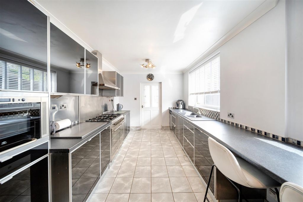 Property photo 3 of 20 Rosehaven-47.Jpg