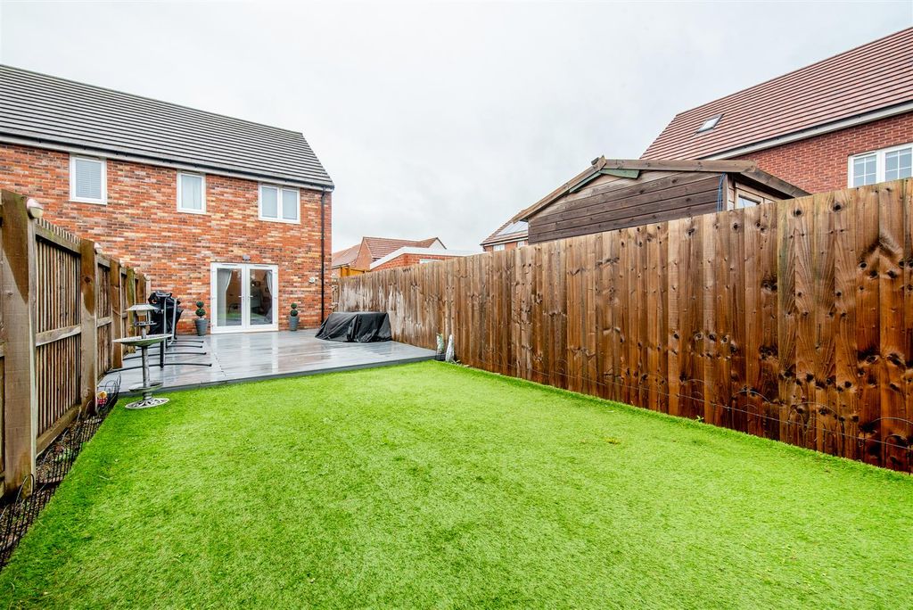 Property photo 2 of 20 Garden