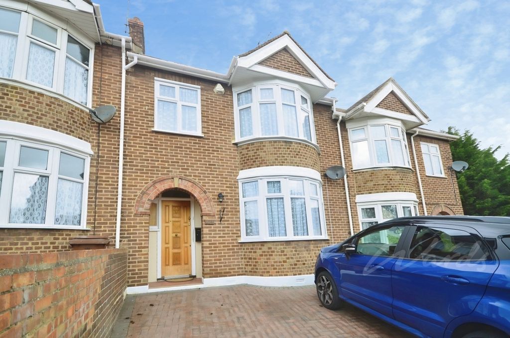 Property photo 1 of 7 Woodlands Front