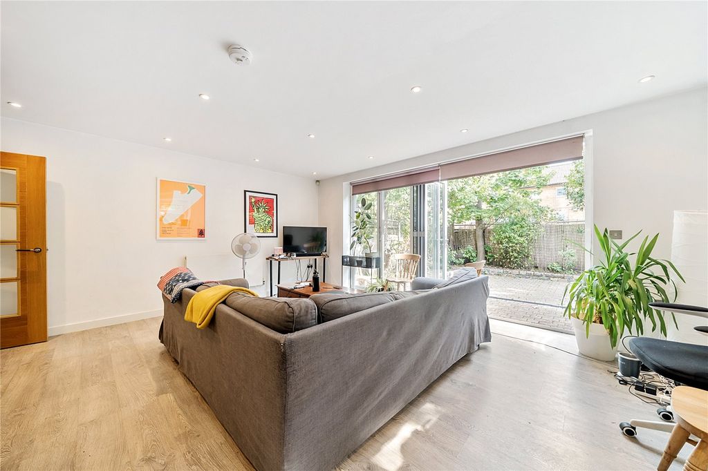 Property photo 1 of 17 Picture No. 15