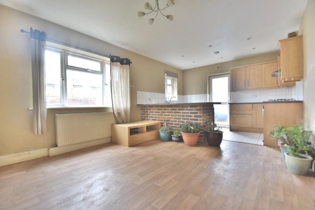 Property photo 3 of 9 Photo 3