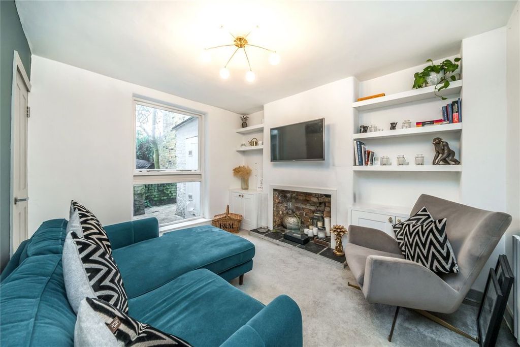 Property photo 2 of 6