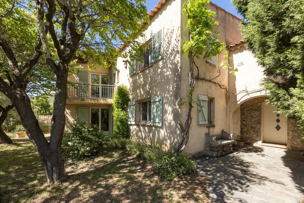 Property photo 2 of 11