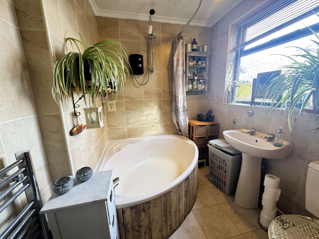 Property photo 2 of 16 Photo 2