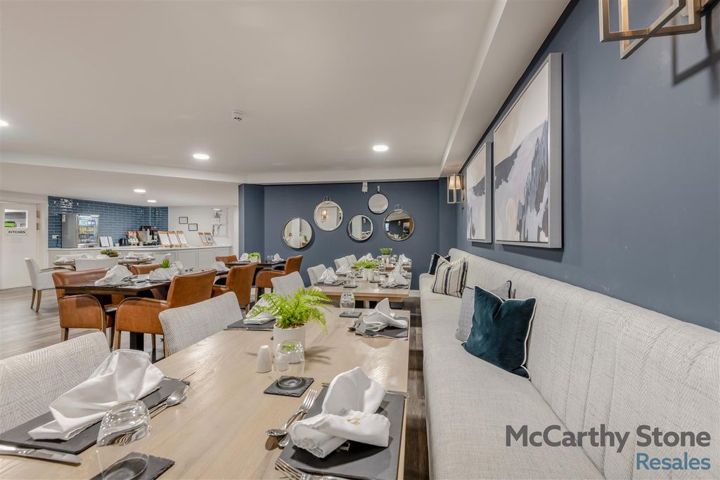 Property photo 2 of 22 8672597-Interior16.Jpg